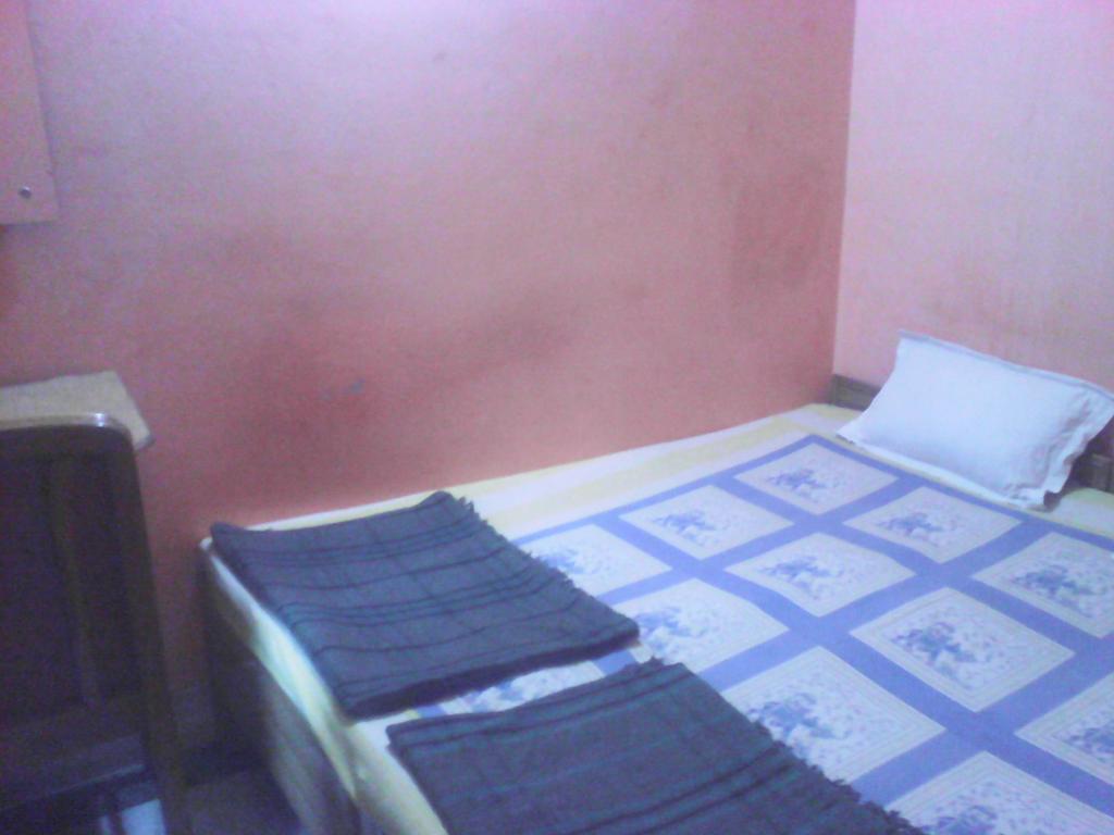 Leela Guest House Varanasi Room photo