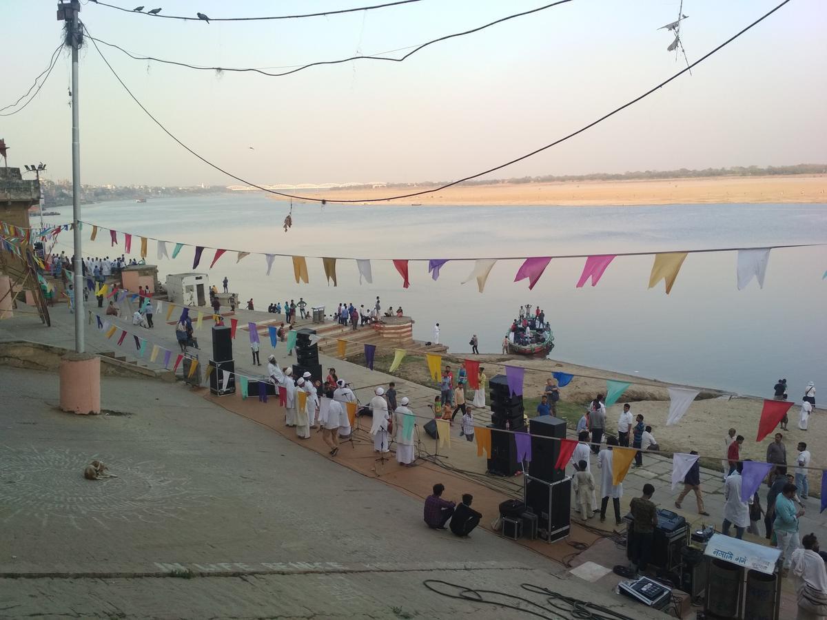 Leela Guest House Varanasi Exterior photo