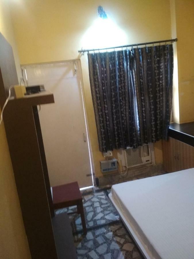 Leela Guest House Varanasi Exterior photo