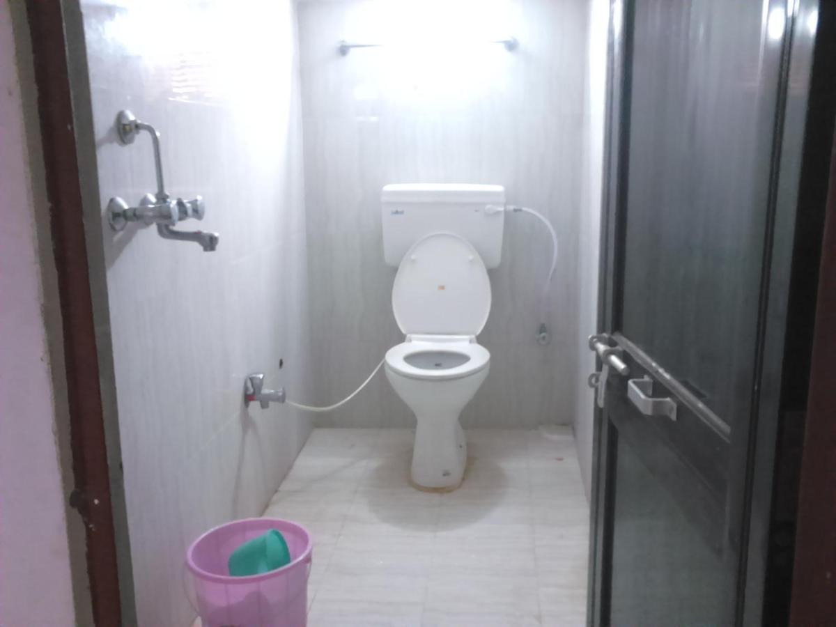 Leela Guest House Varanasi Exterior photo